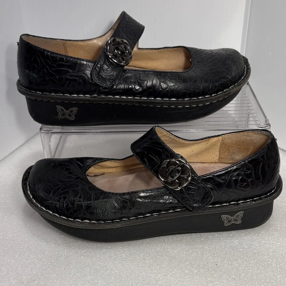 Alegria used but some life left. Eu37 Women's Black Embossed‎ Flats. Box 21